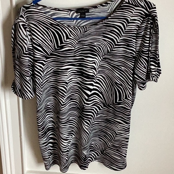 Ann Taylor Top New with out Tags - Picture 1 of 2